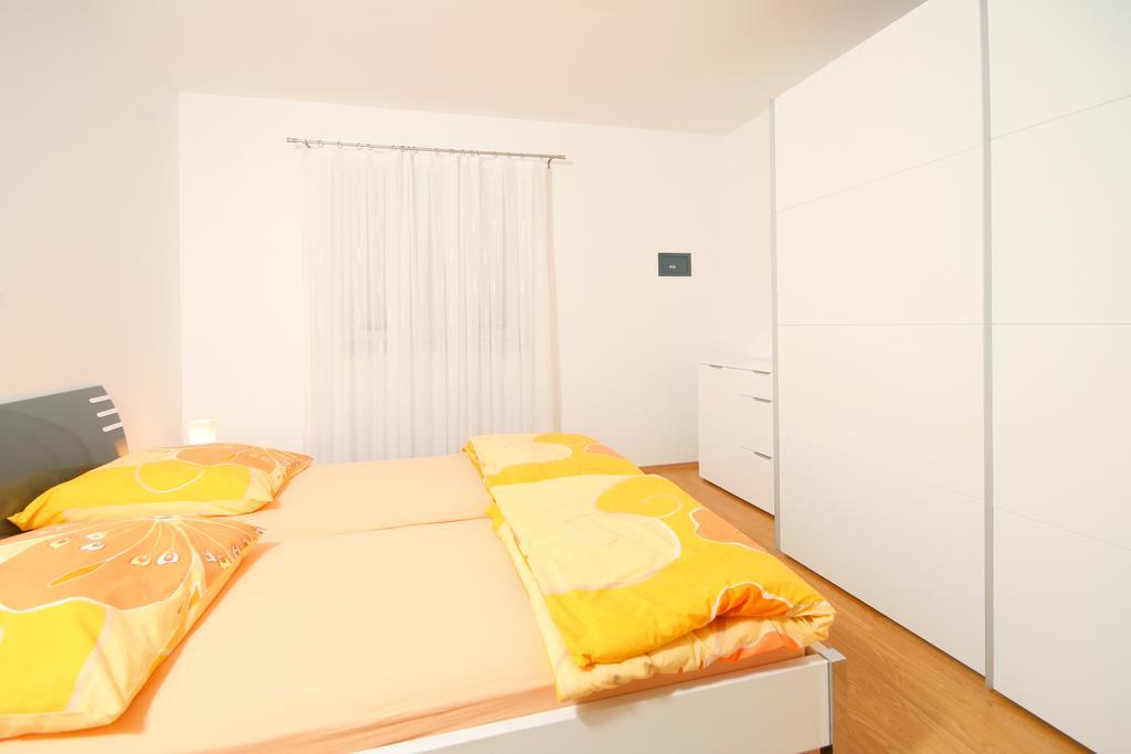 Apartmani Mane Traù Esterno foto