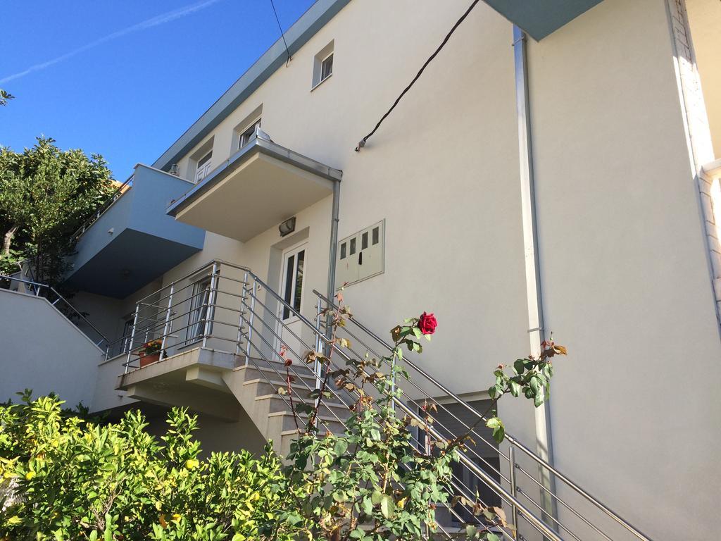 Apartmani Mane Traù Esterno foto